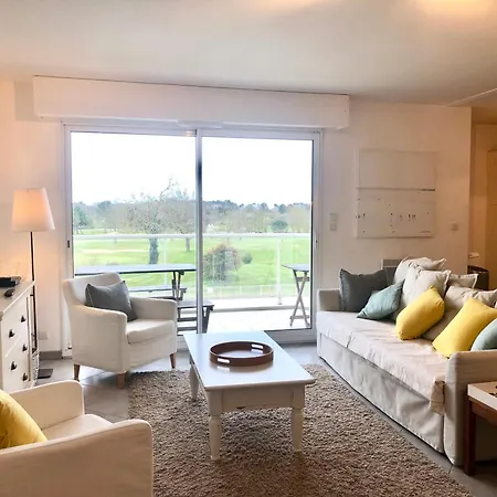 68 M2 Vue Golf Et Piscine