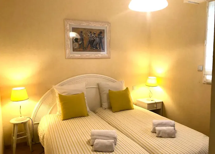 68 M2 Vue Golf Et Piscine Appartement *